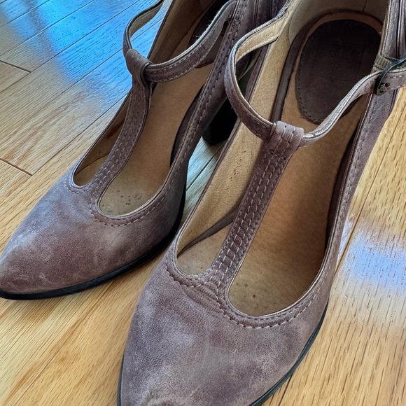 Frye Distressed Leather Heel - Mary Jane or Betty T Strap - Picture 5 of 6